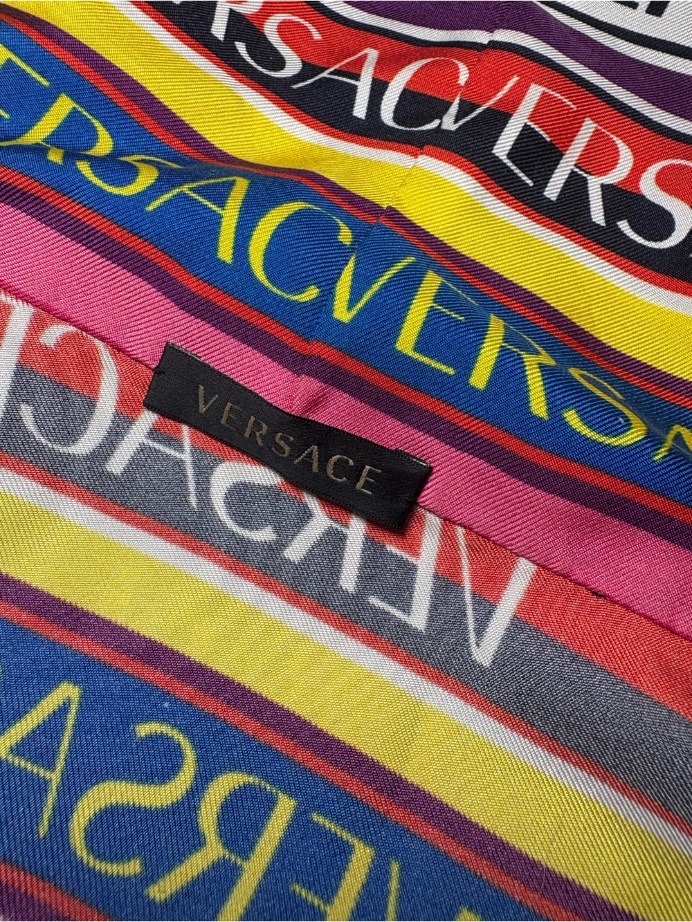 Versace - Picture 3 of 4